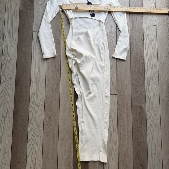 Katarina Snatched Maxi Dress - Off White NWT Size M - Picture 6 of 7